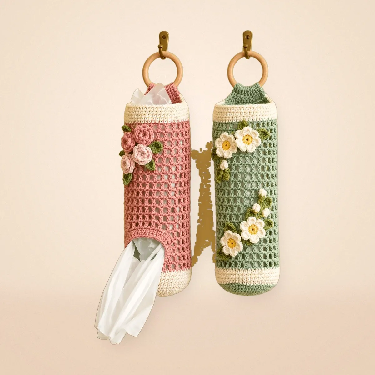 Crochet Mesh Bag Holder with Roses & Daisies – Free Pattern