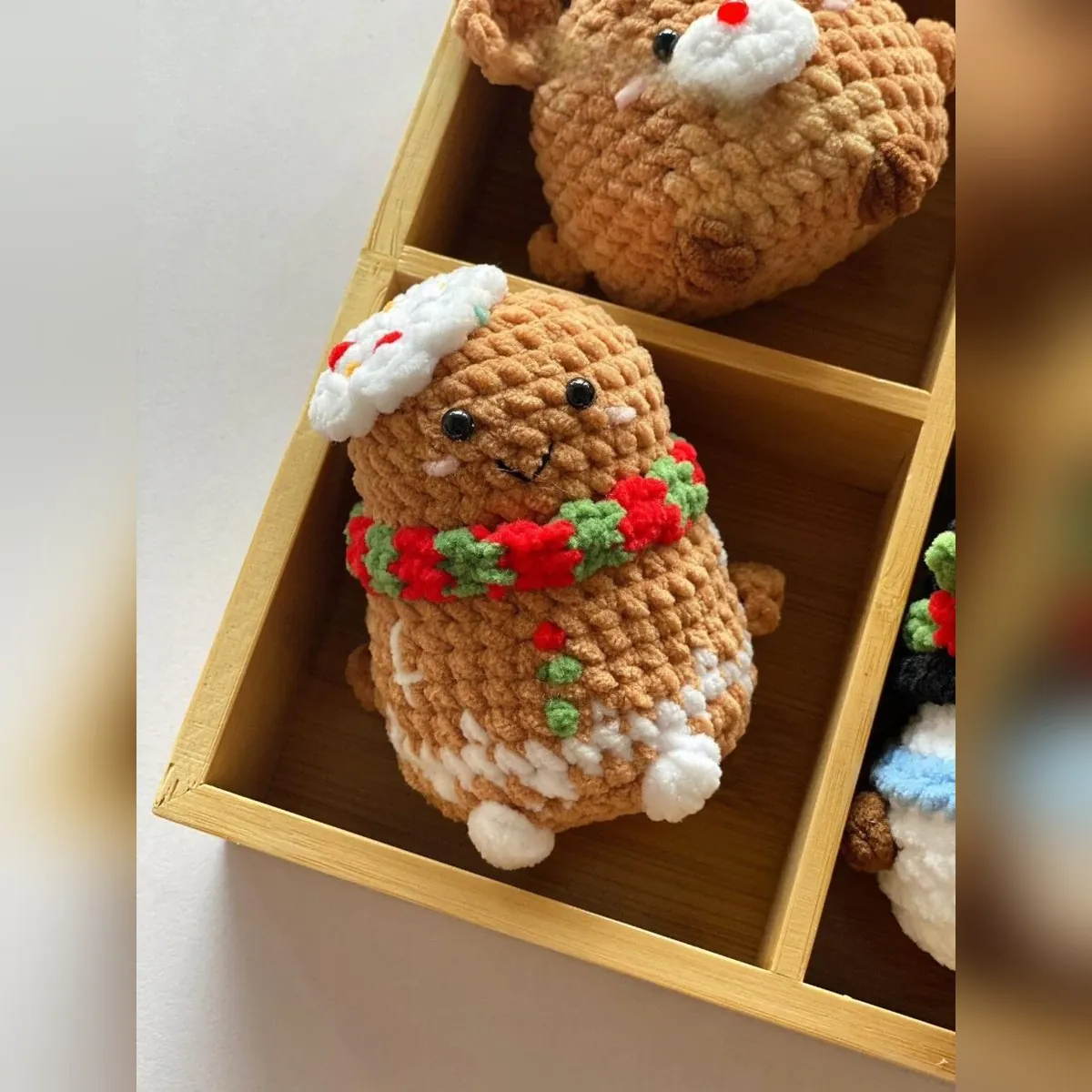 Christmas Crochet Car Charm Pattern – Rear View Mirror Hangers – photo 6