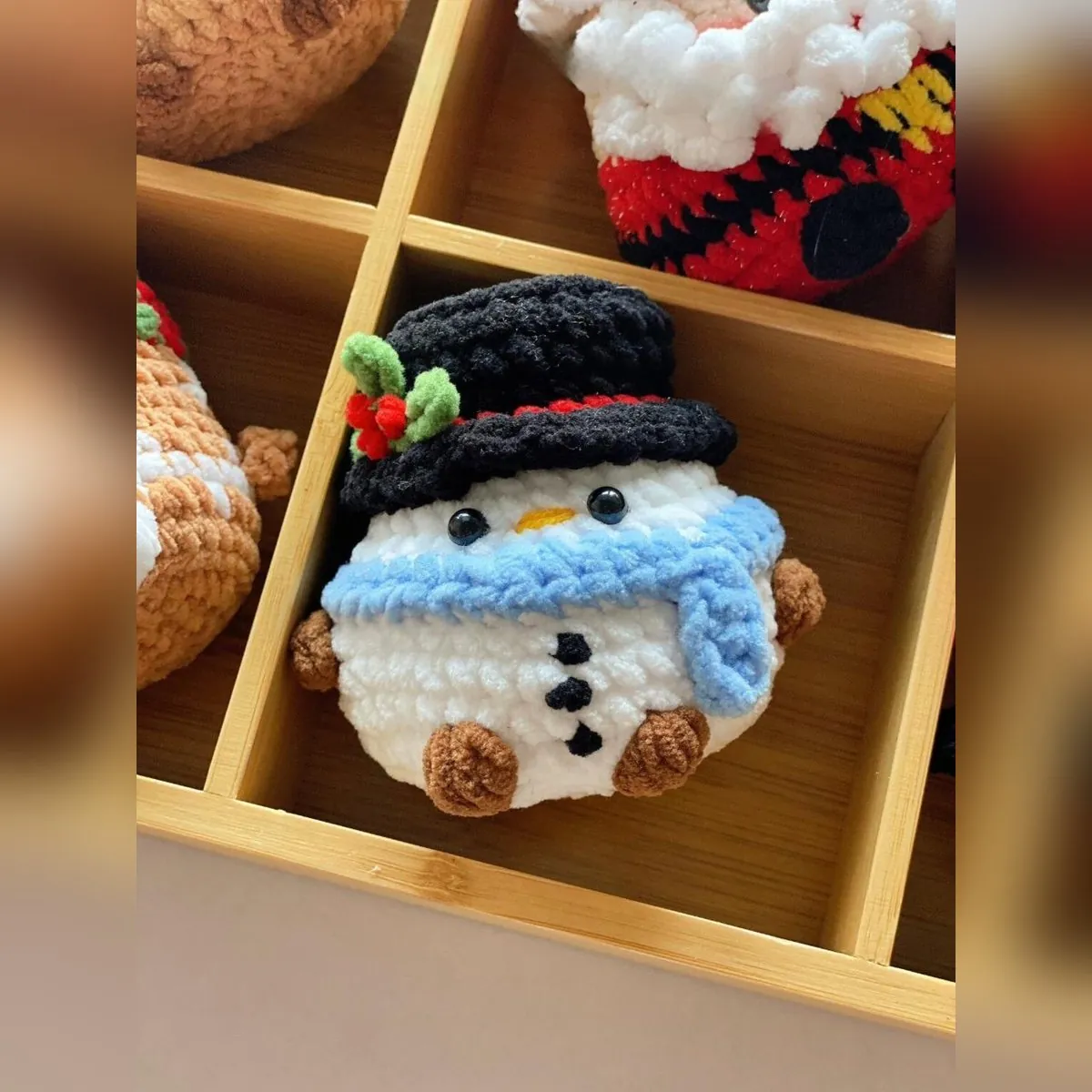 Christmas Crochet Car Charm Pattern – Rear View Mirror Hangers – photo 4